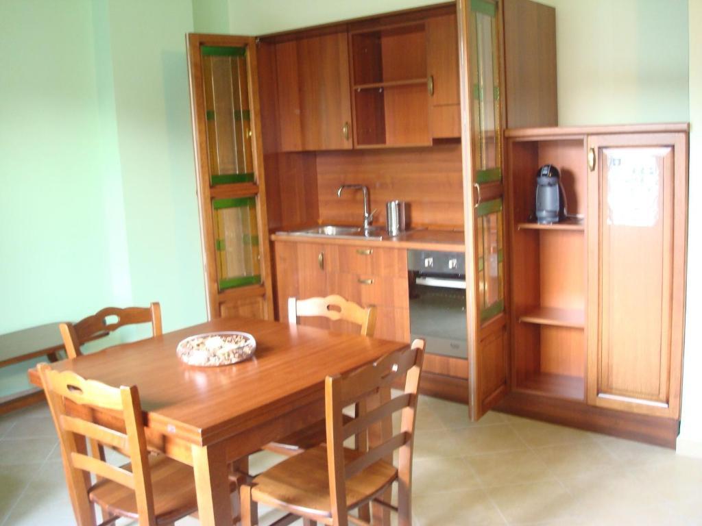 Pinus Rooms Benevento Habitación foto