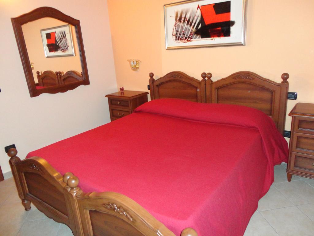 Pinus Rooms Benevento Habitación foto