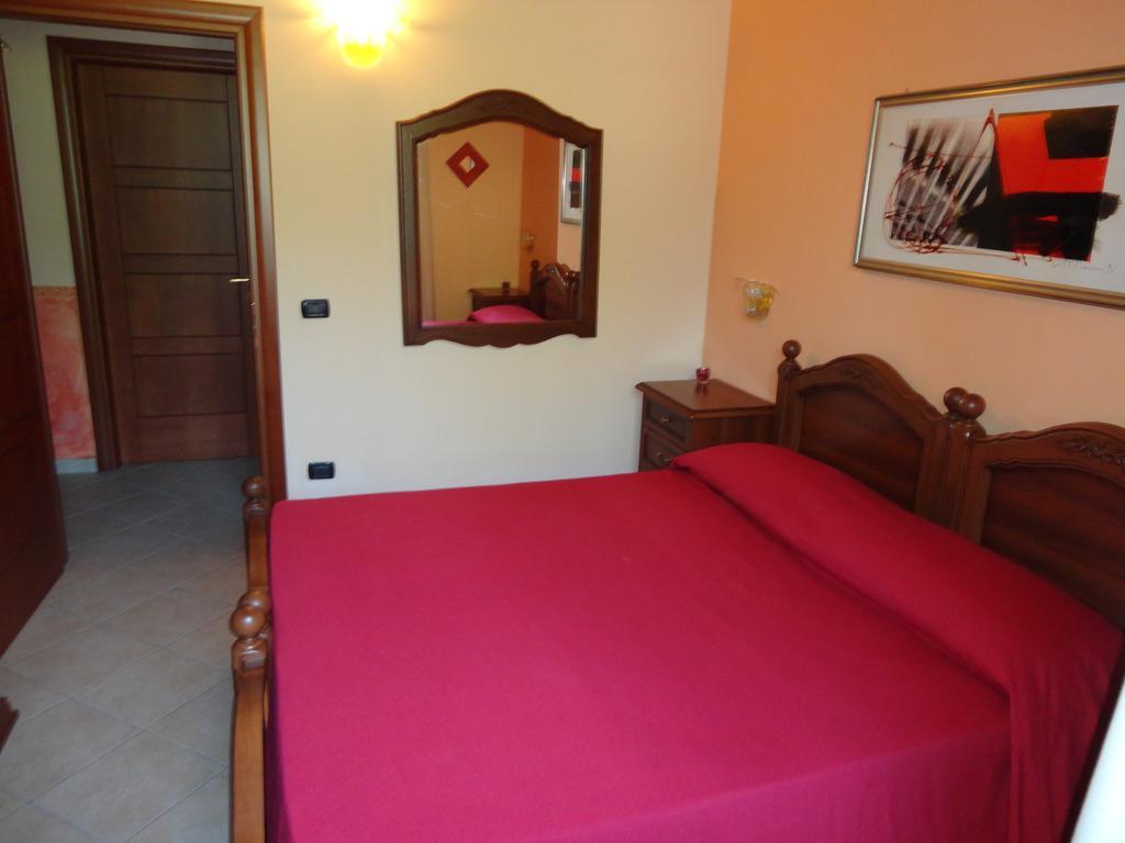 Pinus Rooms Benevento Habitación foto